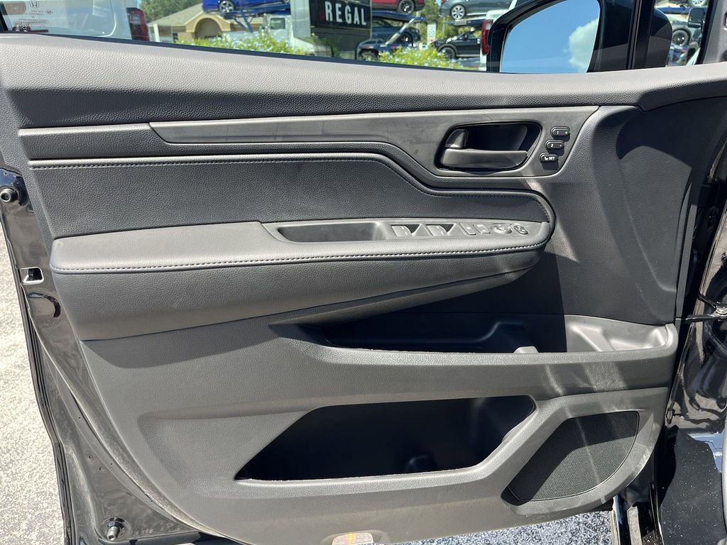 new 2025 Honda Odyssey car, priced at $43,027