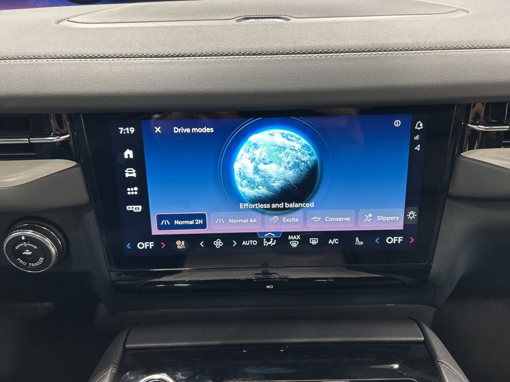 new 2025 Lincoln Navigator L car, priced at $108,185