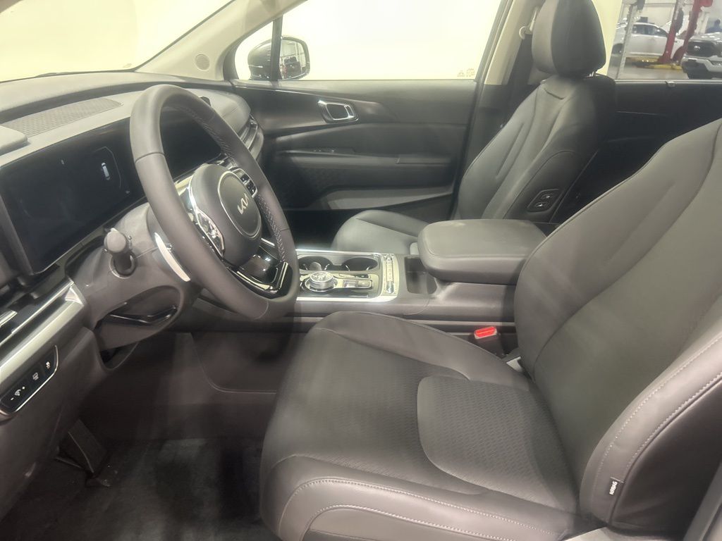 new 2026 Kia Carnival Hybrid car, priced at $52,598