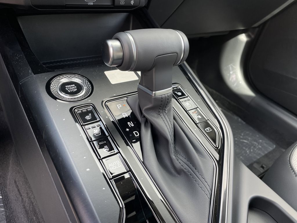 new 2025 Kia Niro car, priced at $33,084