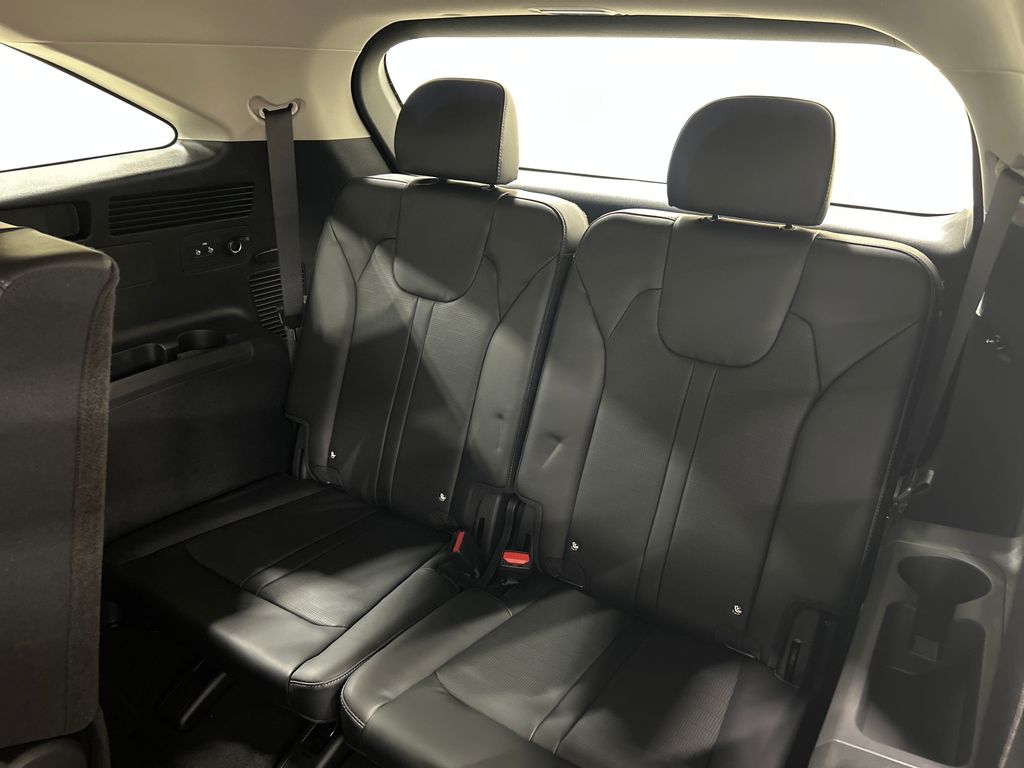 new 2025 Kia Sorento car, priced at $35,985