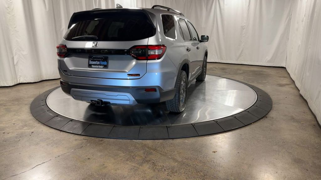 new 2025 Honda Pilot car, priced at $50,895