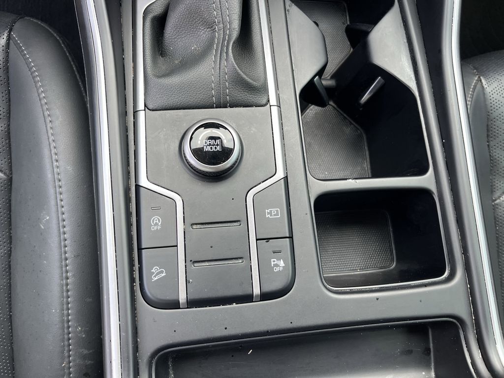 used 2023 Kia Sorento car, priced at $26,542
