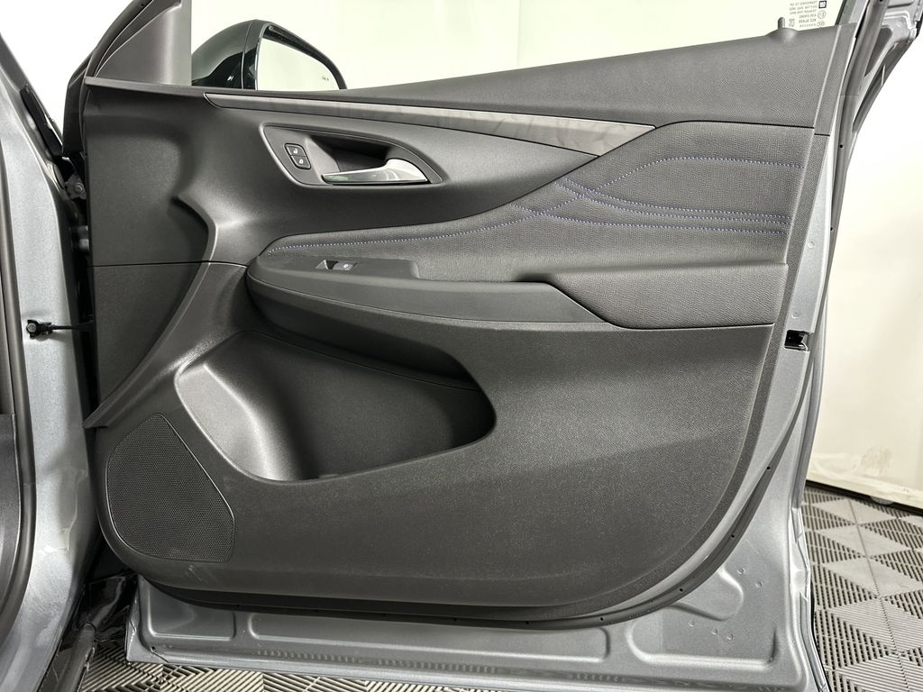 new 2025 Buick Envista car, priced at $29,869