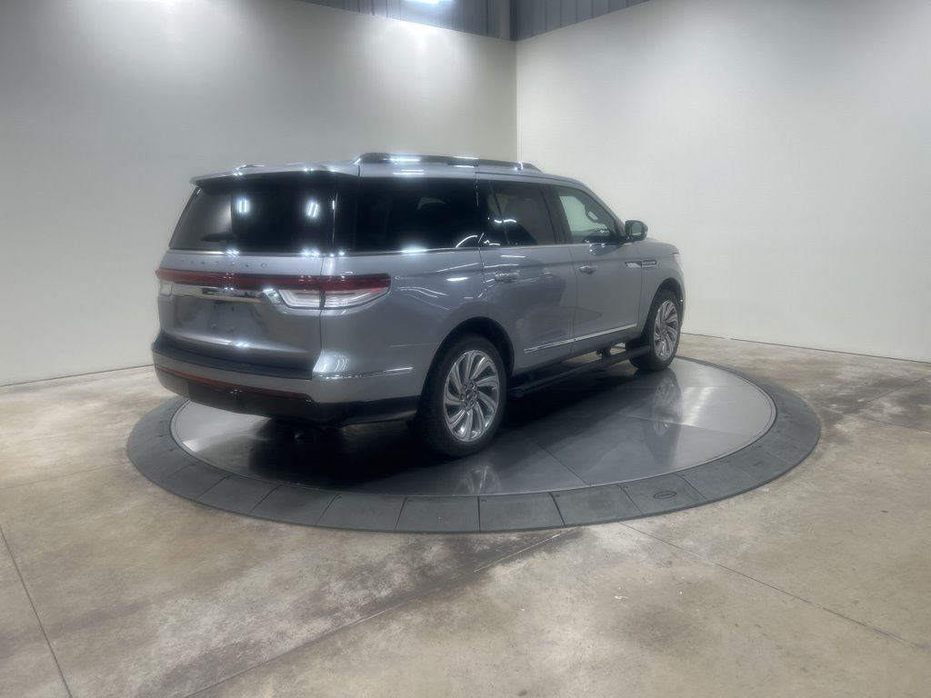 used 2022 Lincoln Navigator car, priced at $58,127