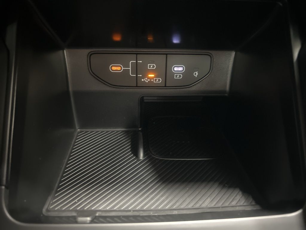 new 2025 Kia Sorento car, priced at $39,010