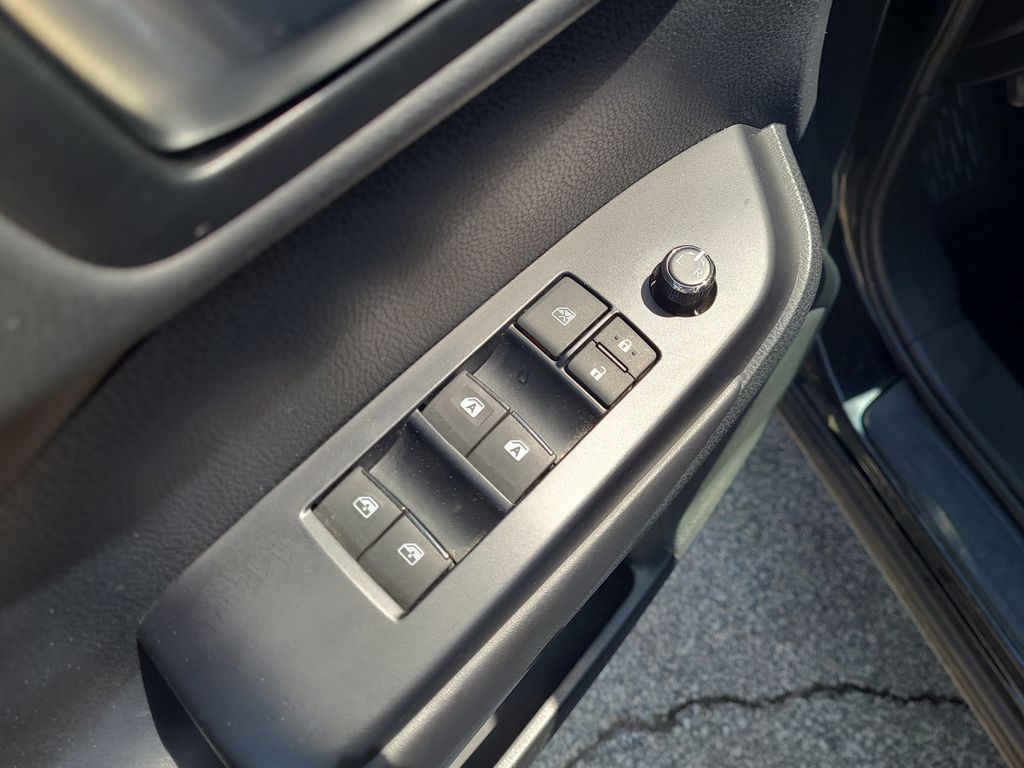 used 2019 Toyota Highlander car, priced at $29,986