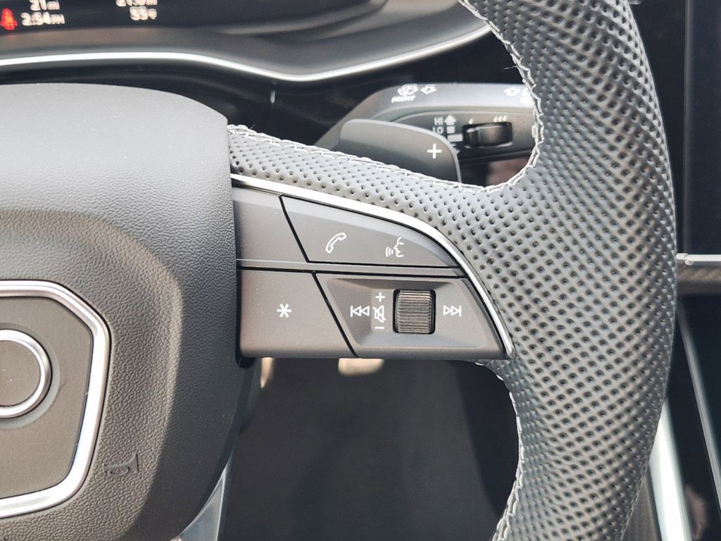 new 2025 Audi SQ7 car, priced at $99,990