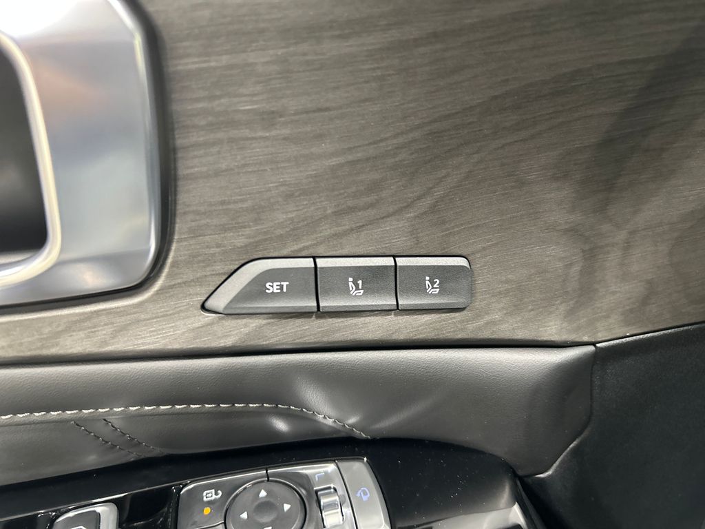 new 2025 Kia Sorento car, priced at $44,243