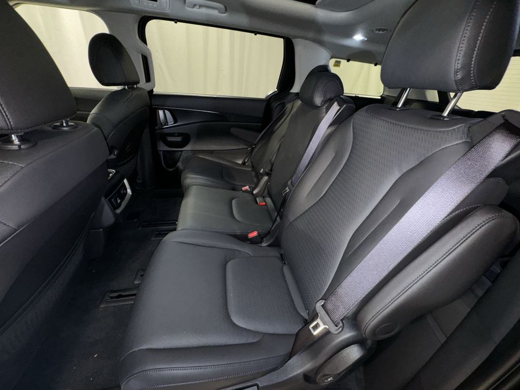 new 2025 Kia Carnival car, priced at $47,884