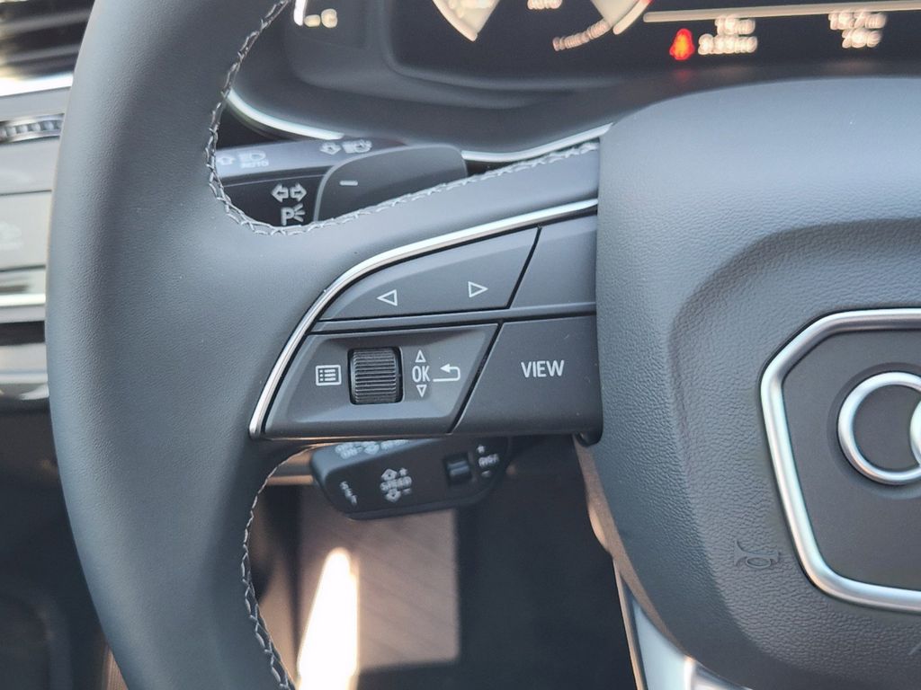 new 2025 Audi Q7 car, priced at $92,350