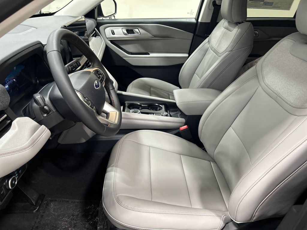 new 2025 Ford Explorer car, priced at $45,826
