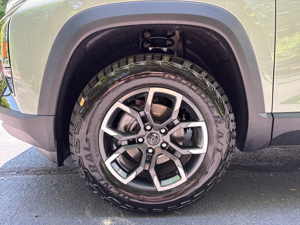 new 2026 Chevrolet Equinox car, priced at $38,290