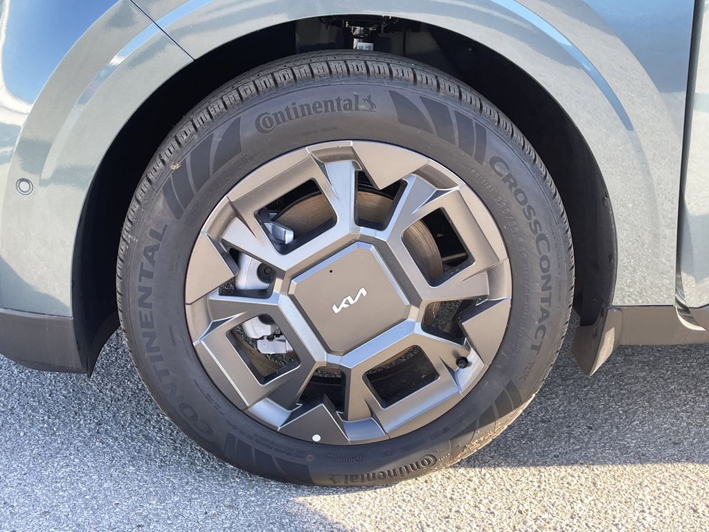 new 2026 Kia Carnival Hybrid car, priced at $48,555