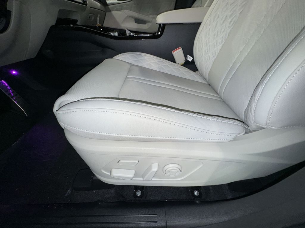 new 2025 Kia Sorento Hybrid car, priced at $47,682
