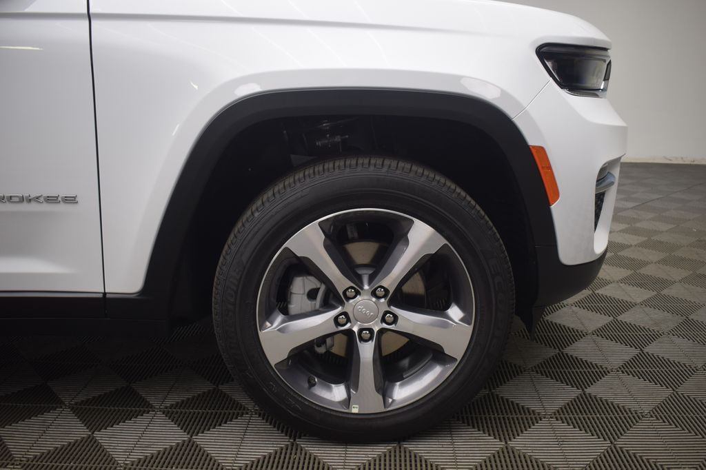 new 2025 Jeep Grand Cherokee car, priced at $49,254