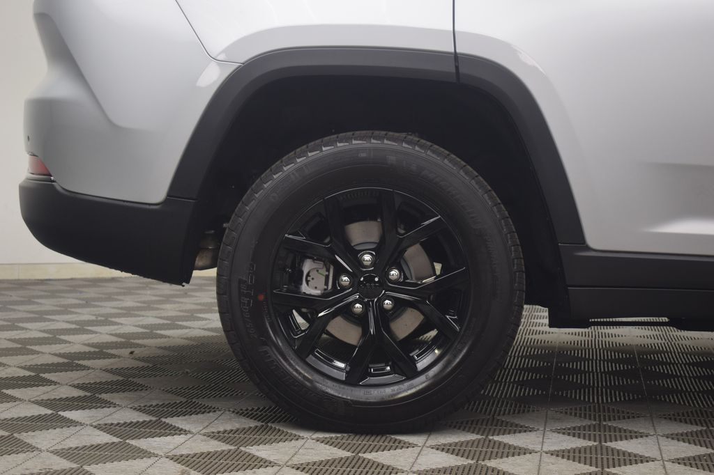 new 2025 Jeep Grand Cherokee car, priced at $37,308