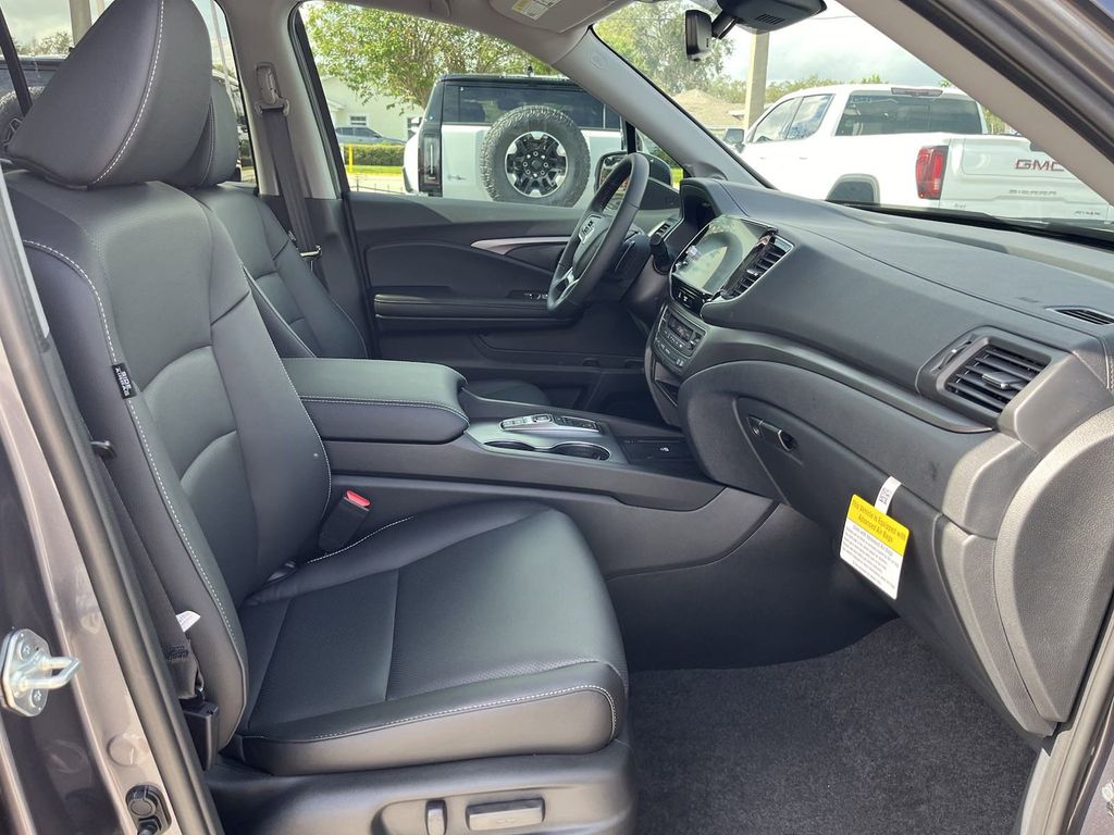 new 2025 Honda Ridgeline car, priced at $47,975