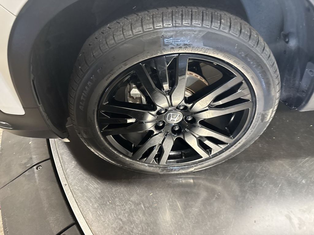 used 2022 Honda Pilot car, priced at $33,792