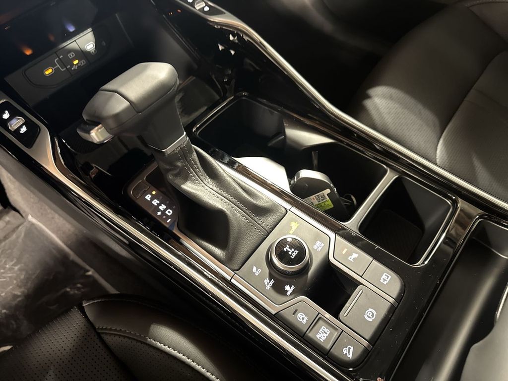 new 2025 Kia Sorento car, priced at $43,564
