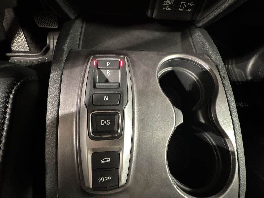 used 2022 Honda Pilot car, priced at $35,425