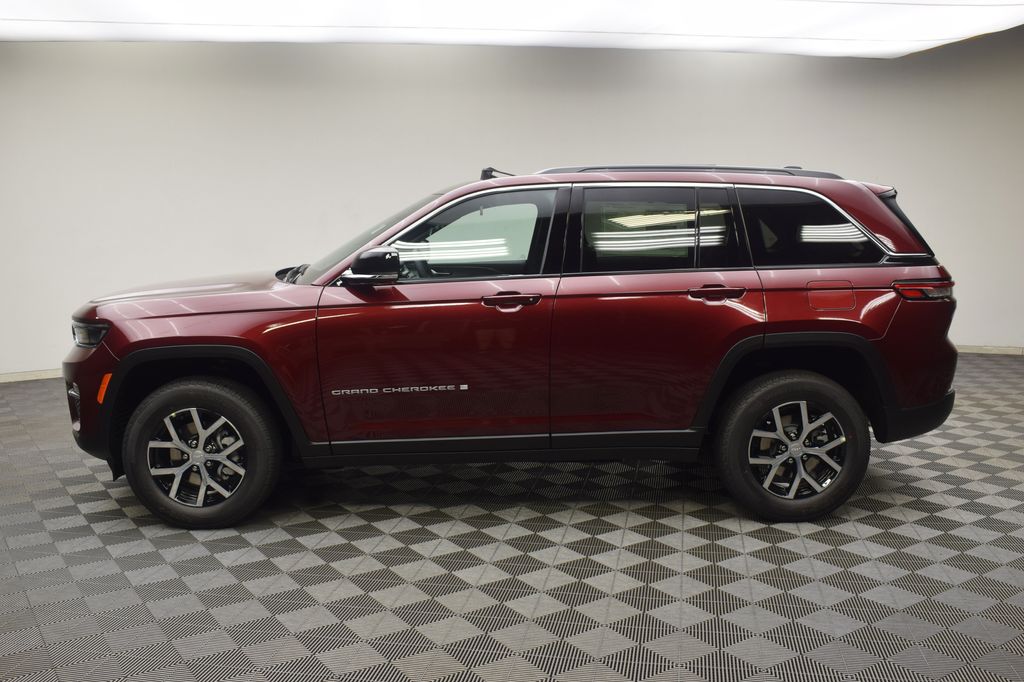 new 2025 Jeep Grand Cherokee car, priced at $45,285