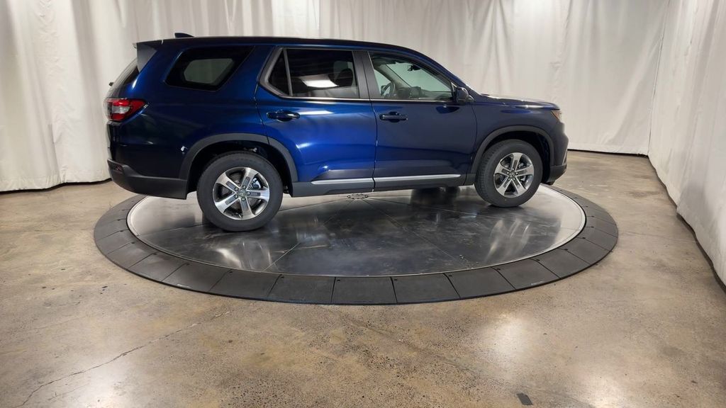 new 2025 Honda Pilot car, priced at $47,095