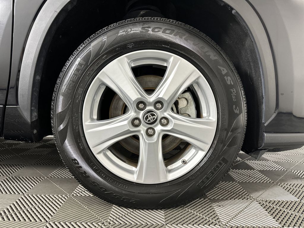 used 2023 Toyota Highlander car, priced at $33,697