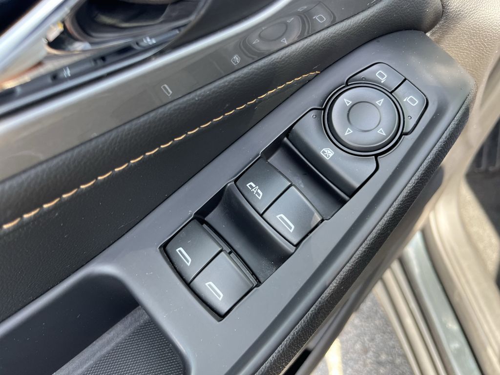 used 2021 Chevrolet Traverse car, priced at $25,477