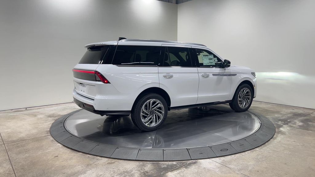 new 2025 Lincoln Navigator car, priced at $102,985