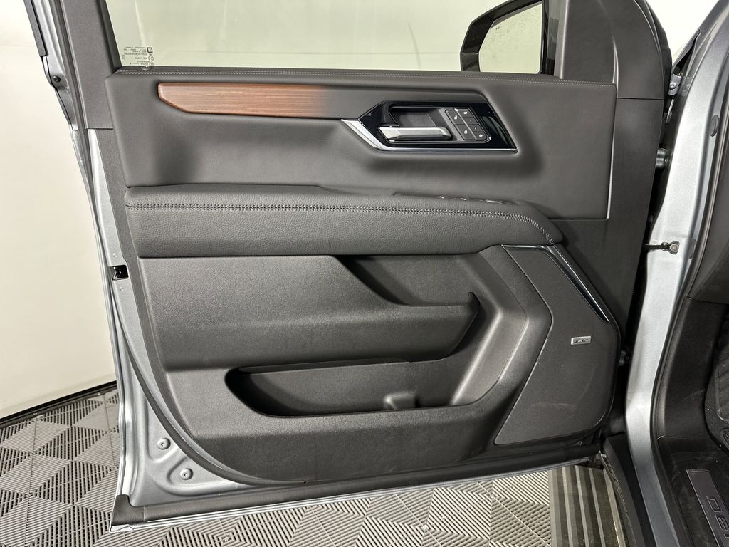new 2025 GMC Yukon XL car, priced at $92,154