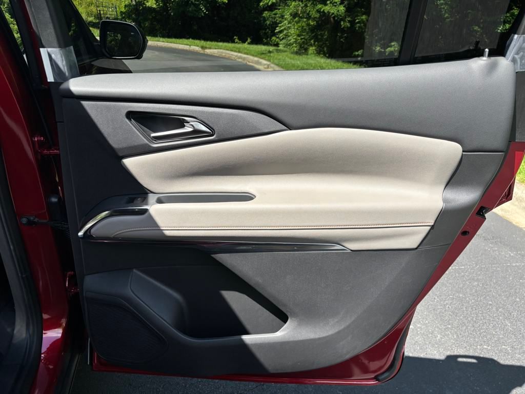 new 2025 Chevrolet Traverse car, priced at $45,190