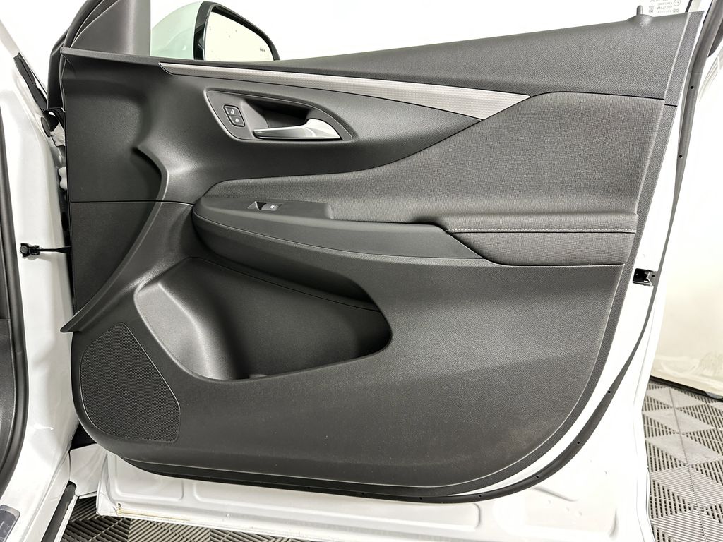 new 2025 Buick Envista car, priced at $31,685