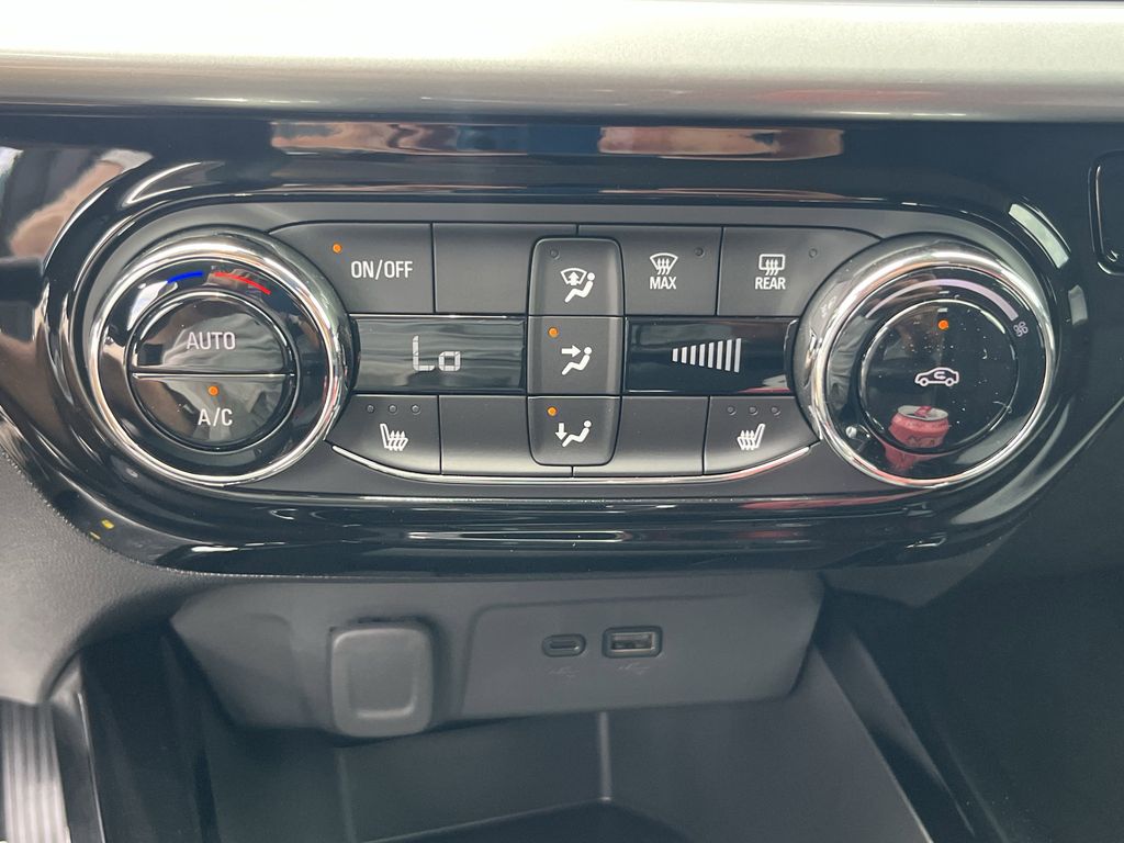 new 2025 Chevrolet Trax car, priced at $23,967