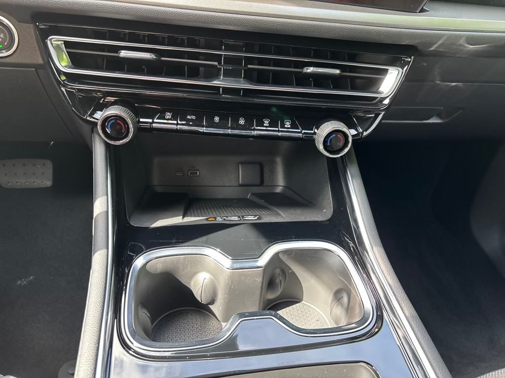 new 2025 Chevrolet Traverse car, priced at $44,695