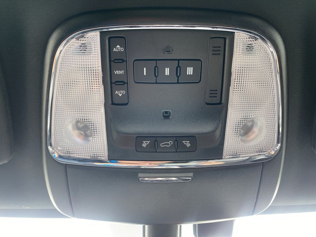 used 2019 Jeep Grand Cherokee car, priced at $18,995