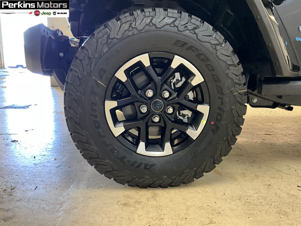 new 2025 Jeep Wrangler car, priced at $58,758