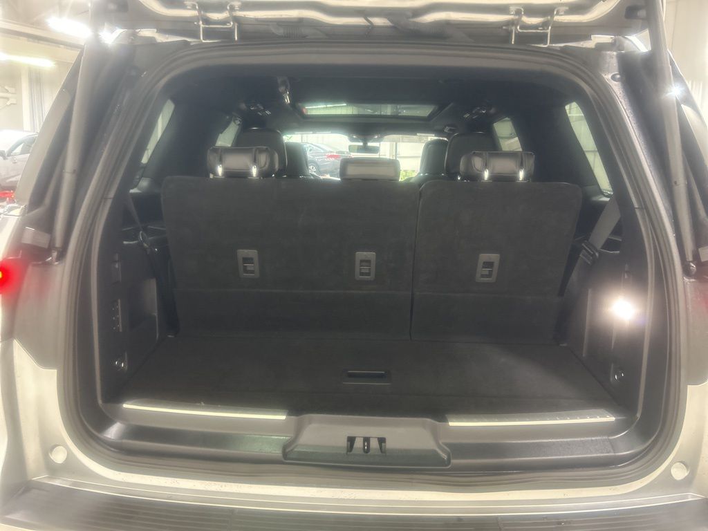 used 2022 Lincoln Navigator car, priced at $58,127