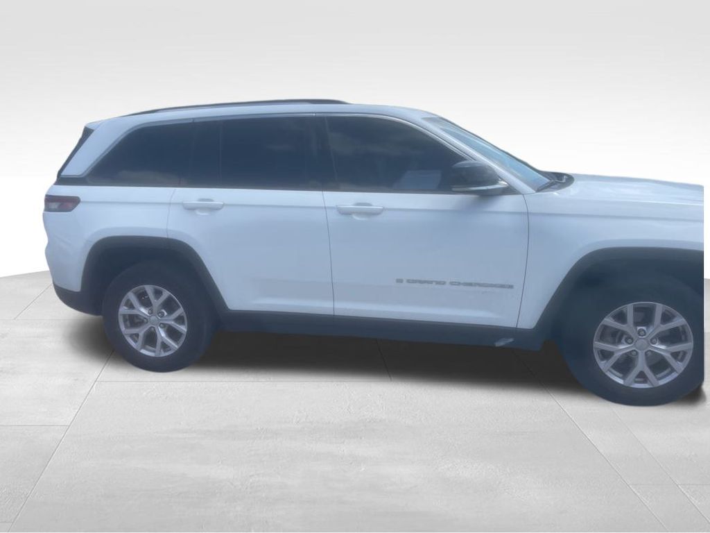 used 2022 Jeep Grand Cherokee car, priced at $26,791