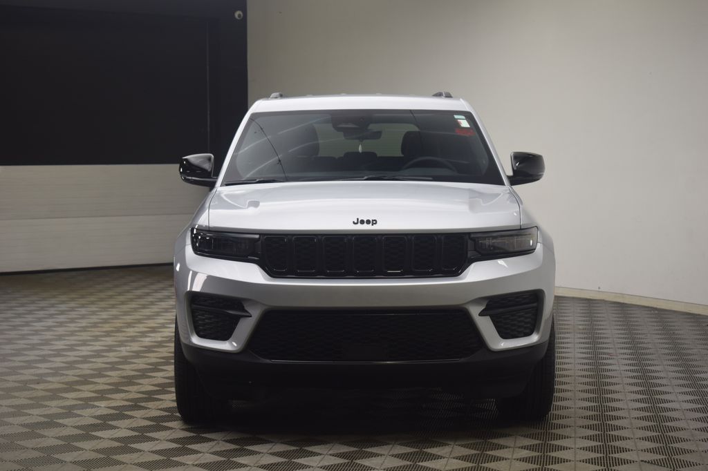 new 2025 Jeep Grand Cherokee car, priced at $37,308