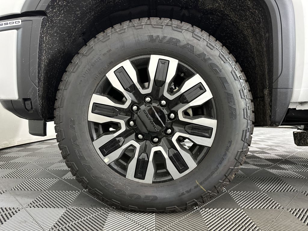 new 2025 GMC Sierra 2500HD car, priced at $93,552