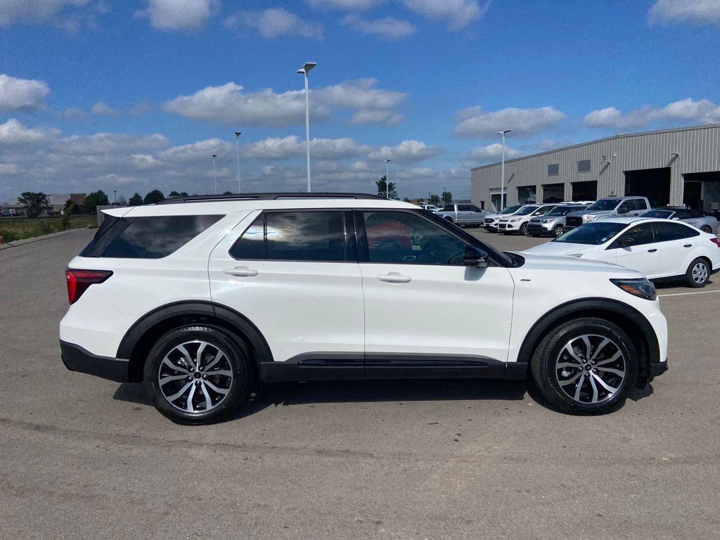 new 2025 Ford Explorer car, priced at $46,277