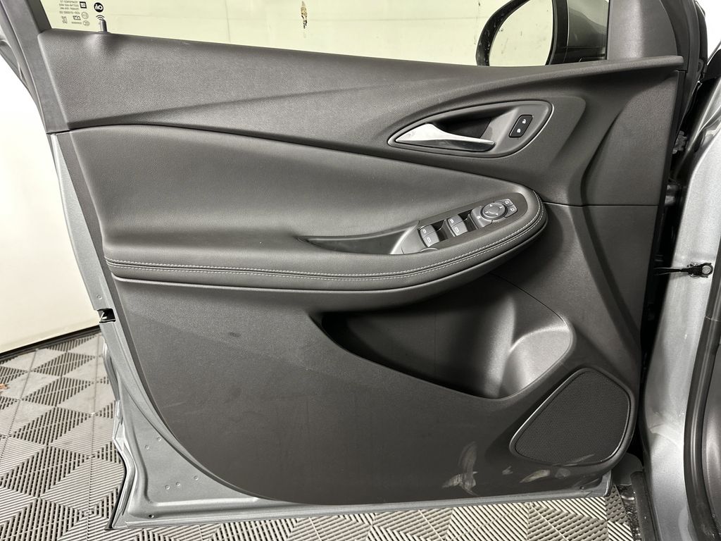 new 2025 Buick Encore GX car, priced at $24,725