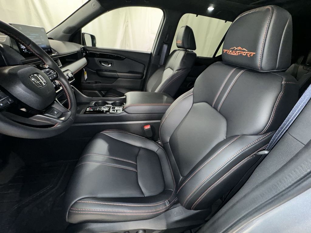 new 2025 Honda Pilot car, priced at $50,895