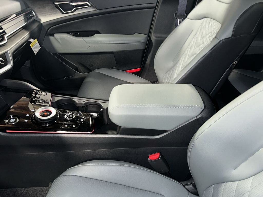 new 2025 Kia Sportage Plug-In Hybrid car, priced at $45,100