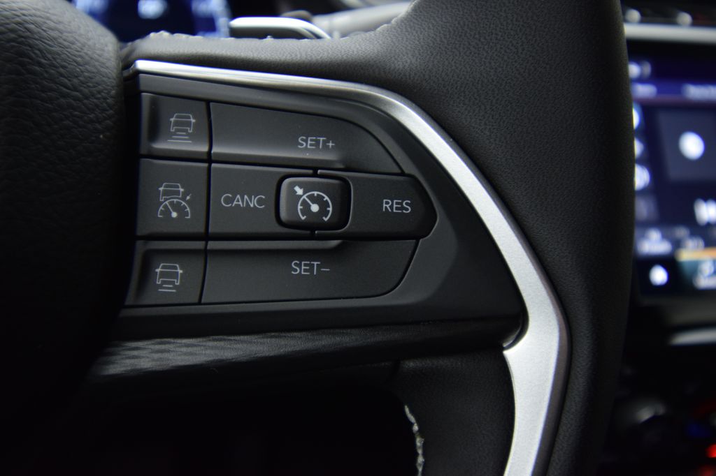 new 2025 Jeep Grand Cherokee car, priced at $40,067