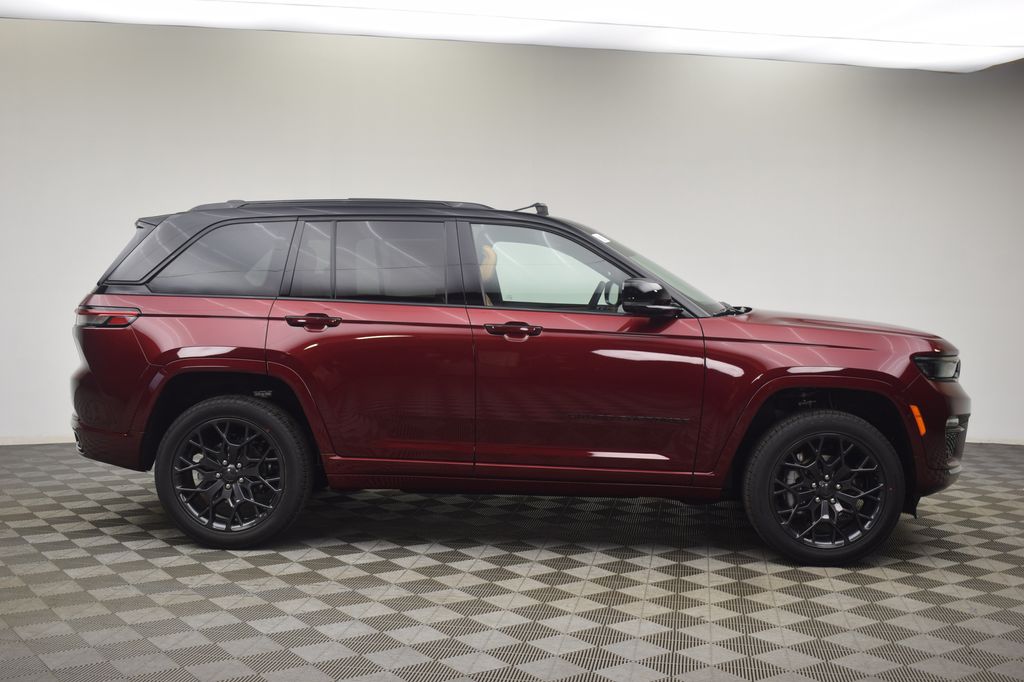 new 2025 Jeep Grand Cherokee car, priced at $61,204