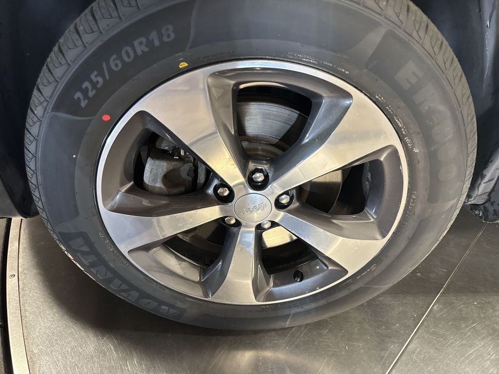 used 2019 Jeep Cherokee car, priced at $16,283