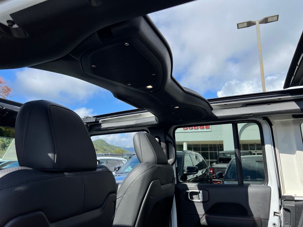 new 2025 Jeep Wrangler car, priced at $64,990