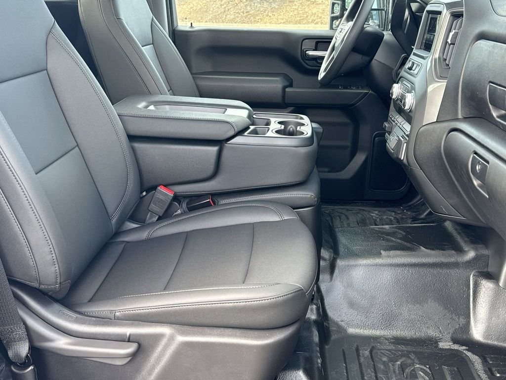 new 2024 GMC Sierra 2500HD car, priced at $45,578
